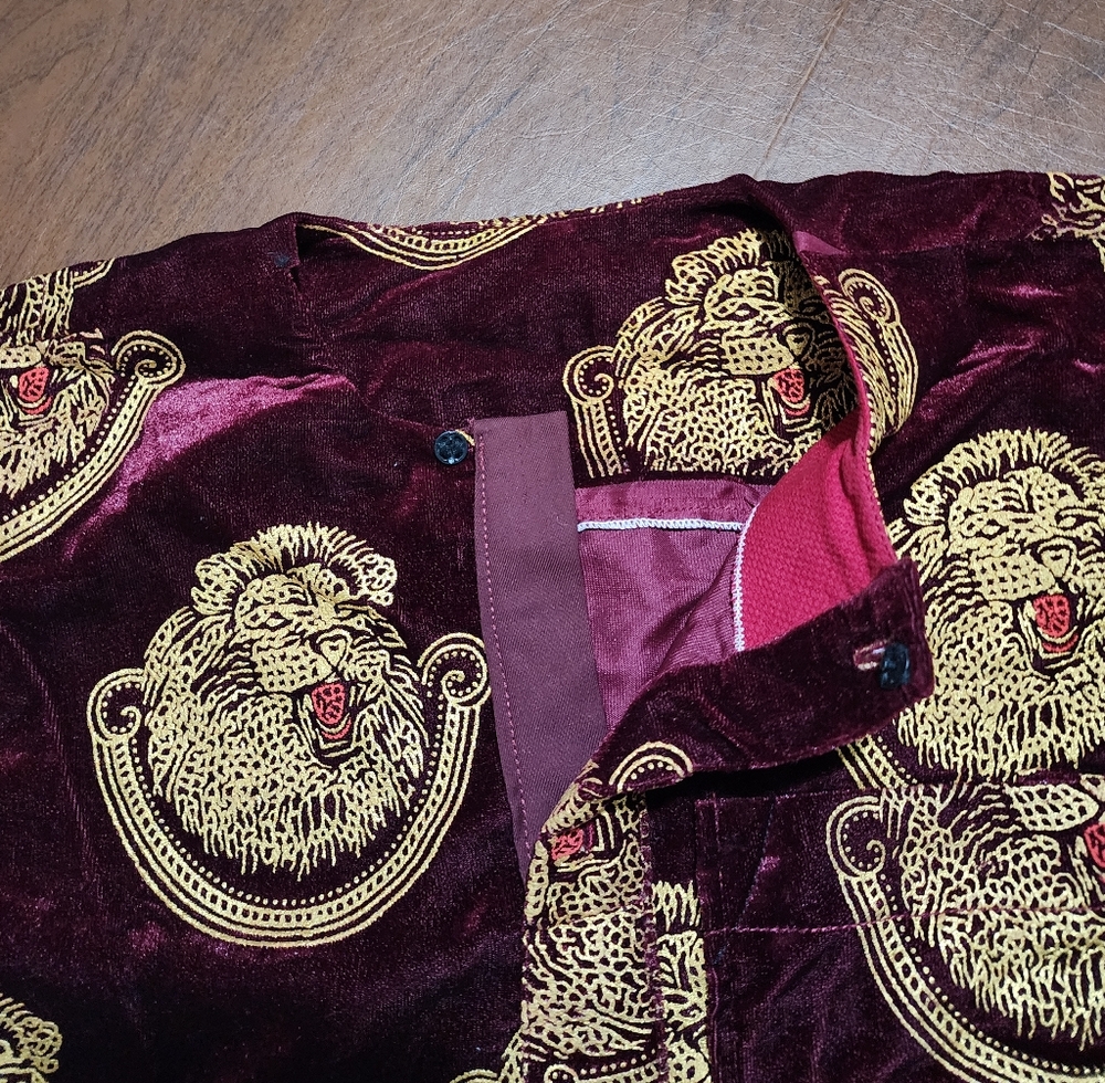 Elegant Burgundy and Gold Men's Shirt - Picture 8 of 10